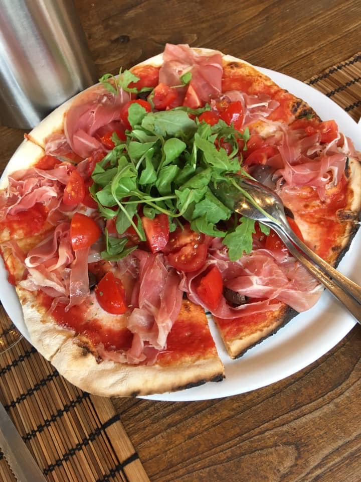 Lees meer over het artikel De pizza avond is iedere week een waar “spettacolo”!