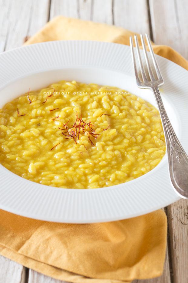 Lees meer over het artikel Echte Italiaanse recepten, Risotto alla Milanese, of risotto allo zaffarano? 